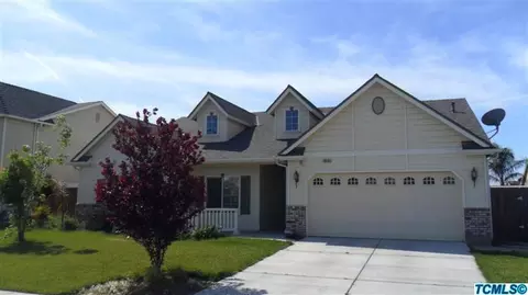 995 Prosperity Dr, Lemoore, CA 93245 photo 1