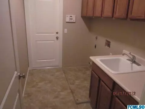 1175 E Richard Smith Ave, Tulare, CA 93274 photo 8