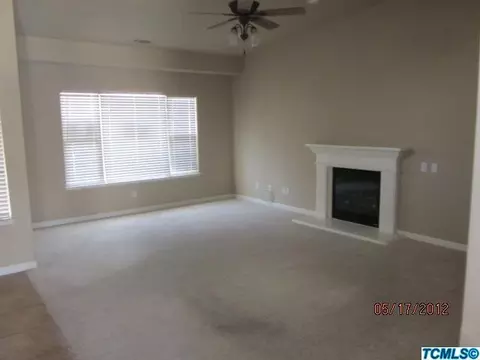 1175 E Richard Smith Ave, Tulare, CA 93274 photo 2
