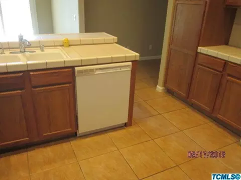 1175 E Richard Smith Ave, Tulare, CA 93274 photo 5