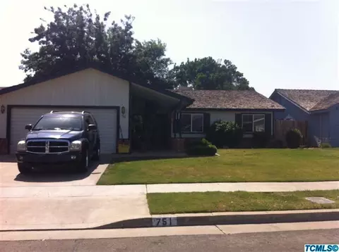 751 S Mark St, Tulare, CA 93274 photo 1