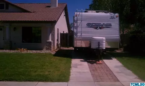 1775 Modoc Ave, Tulare, CA 93274 photo 2