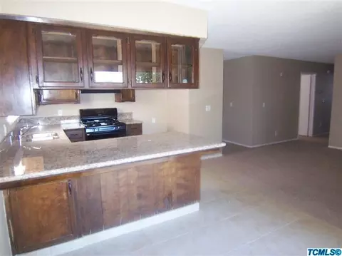 1382 E Birch Ave, Tulare, CA 93274 photo 5