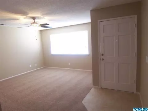 1382 E Birch Ave, Tulare, CA 93274 photo 2