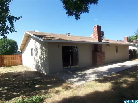 1382 E Birch Ave, Tulare, CA 93274 photo 12