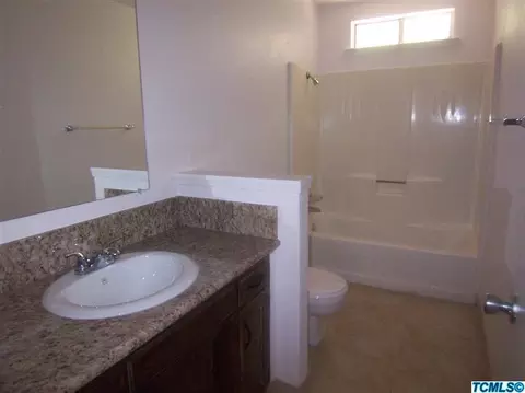 1382 E Birch Ave, Tulare, CA 93274 photo 7