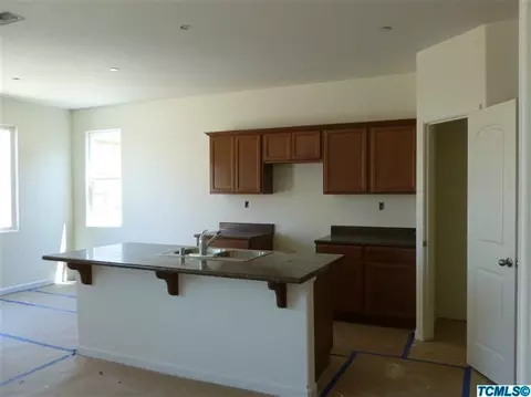 1013 Jasmin, Dinuba, CA 93618 photo 3