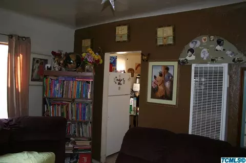 735 S Maple St, Pixley, CA 93256 photo 3