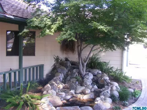 2110 E Kaweah Ct, Visalia, CA 93292 photo 2