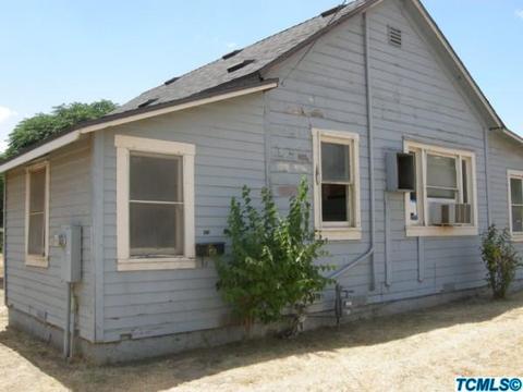 521 E Cameron St, Hanford, CA 93230 photo 2