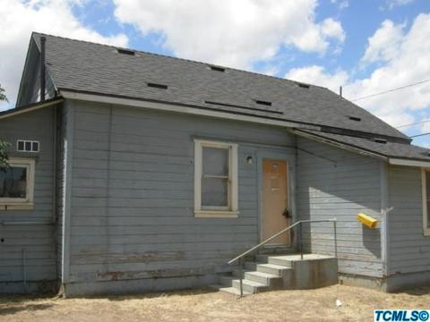 521 E Cameron St, Hanford, CA 93230 photo 1