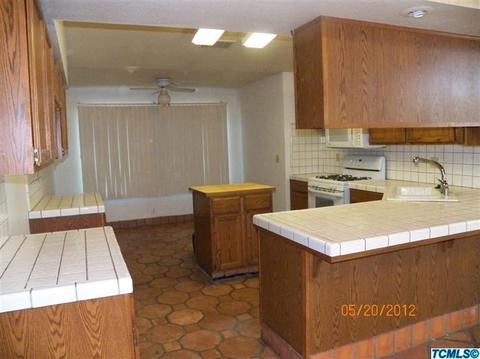 264 Devon Dr, Lemoore, CA 93245 photo 6