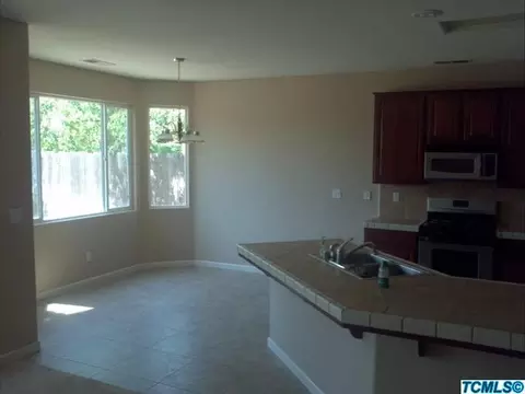 3747 E Vassar Ct, Visalia, CA 93292 photo 5