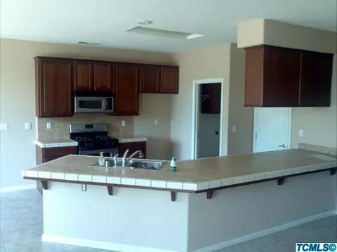 3747 E Vassar Ct, Visalia, CA 93292 photo 4