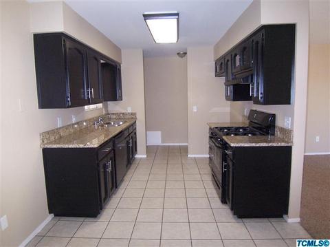 1457 E Levin Ave, Tulare, CA 93274 photo 2