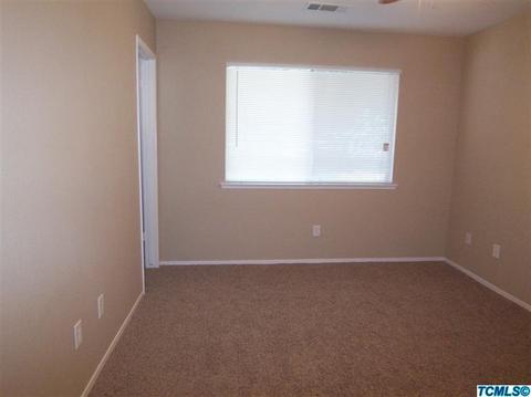 1457 E Levin Ave, Tulare, CA 93274 photo 9