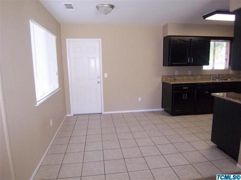 1457 E Levin Ave, Tulare, CA 93274 photo 3