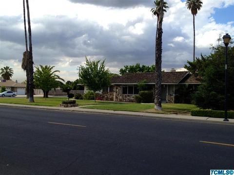 925 E Saginaw Ave, Dinuba, CA 93618 photo 2