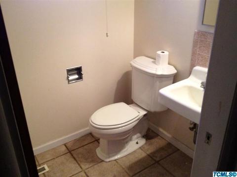 925 E Saginaw Ave, Dinuba, CA 93618 photo 11