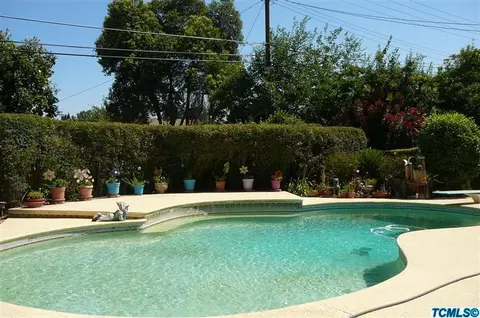 2548 W Iris Ave, Visalia, CA 93277 photo 1