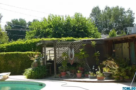 2548 W Iris Ave, Visalia, CA 93277 photo 3