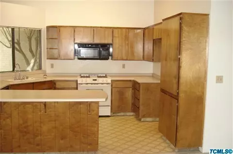 2347 E Sweet Ave, Visalia, CA 93292 photo 4