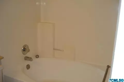2347 E Sweet Ave, Visalia, CA 93292 photo 7