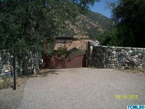 41293 Sierra Dr, Three Rivers, CA 93271 photo 4