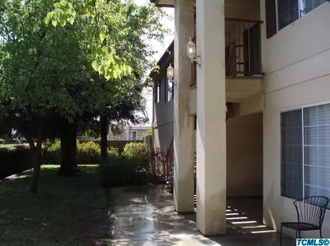 3701 W Myrtle Ct, Visalia, CA 93277 photo 3