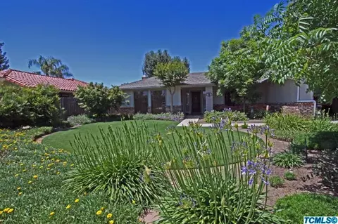 726 E Kip Patrick Dr, Reedley, CA 93654 photo 2