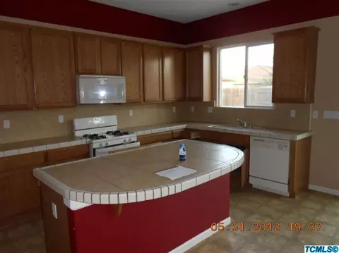 4221 E Cambridge Ave, Visalia, CA 93292 photo 6
