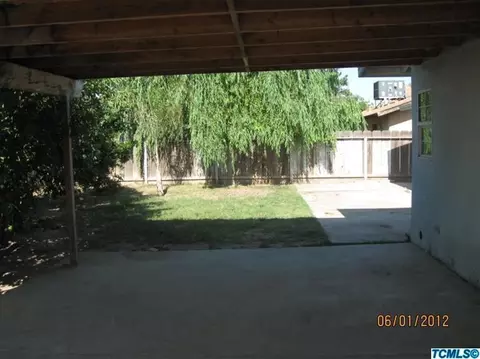 319 E Sunnyview Ave, Visalia, CA 93291 photo 9