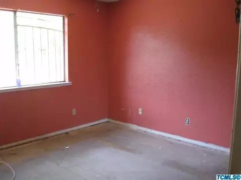 319 E Sunnyview Ave, Visalia, CA 93291 photo 5