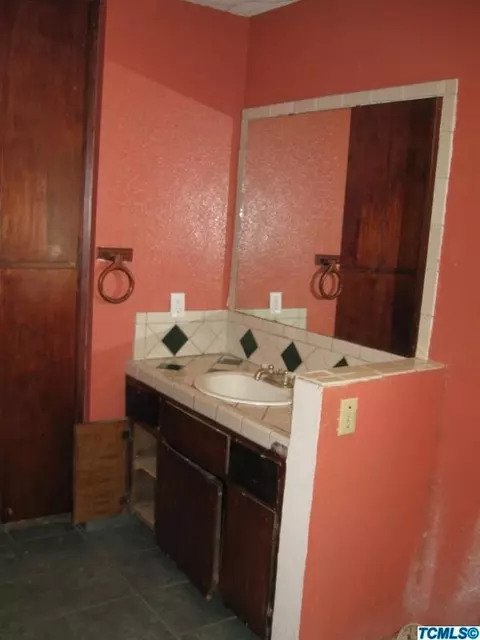 319 E Sunnyview Ave, Visalia, CA 93291 photo 7