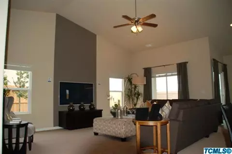 3016 W Modoc Ave, Visalia, CA 93291 photo 2