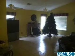 890 Encore Dr, Hanford, CA 93230 photo 2