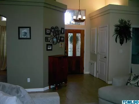1619 E Parkview Ave, Visalia, CA 93292 photo 8