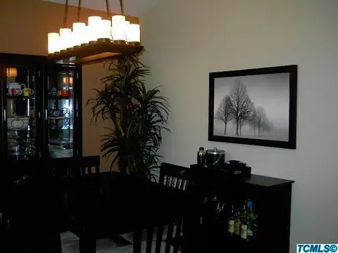 1619 E Parkview Ave, Visalia, CA 93292 photo 9