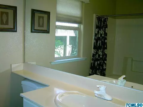 1619 E Parkview Ave, Visalia, CA 93292 photo 26