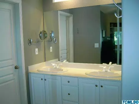 1619 E Parkview Ave, Visalia, CA 93292 photo 43
