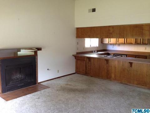 2040 E Harold Ave, Visalia, CA 93292 photo 2