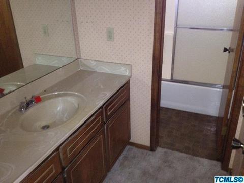 2040 E Harold Ave, Visalia, CA 93292 photo 4