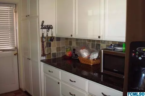 1615 E Academy Ave, Tulare, CA 93274 photo 6