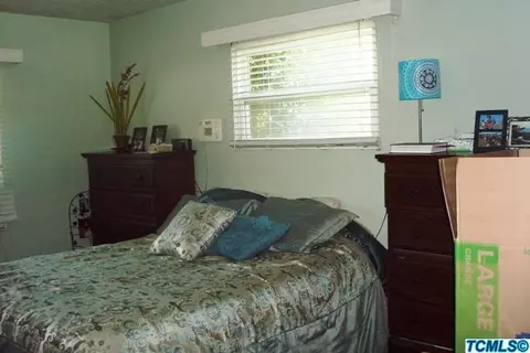 1615 E Academy Ave, Tulare, CA 93274 photo 7