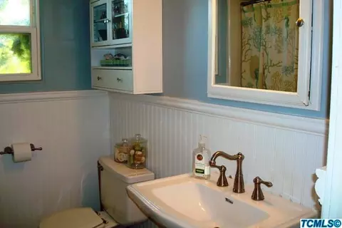 1615 E Academy Ave, Tulare, CA 93274 photo 9
