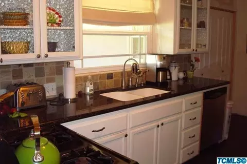 1615 E Academy Ave, Tulare, CA 93274 photo 5