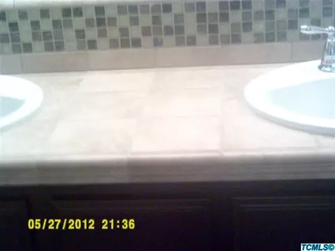 3734 E Harter Ct SE, Visalia, CA 93292 photo 2