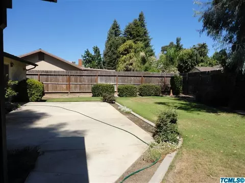 2224 E Princeton Ave, Visalia, CA 93292 photo 10