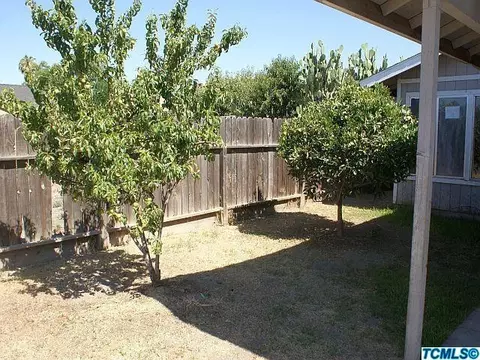 1024 Elm Ave, Tulare, CA 93274 photo 7