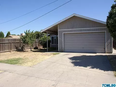 1024 Elm Ave, Tulare, CA 93274 photo 2